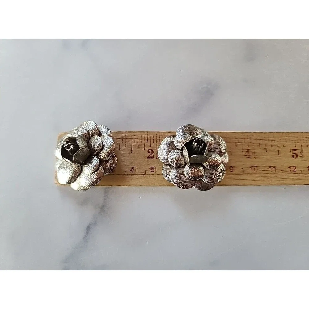 Vintage Silver Tone Metal Floral Clip-on Earrings